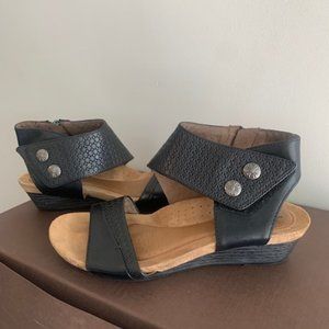 Rockport Sandals, Black Size 8